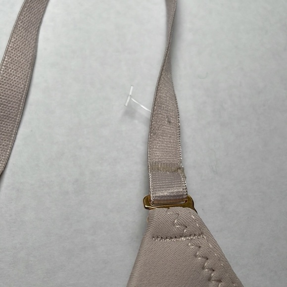 LEONISA Bra 32B Underwire T-shirt Lightweight Beige #71261 - Picture 3 of 10